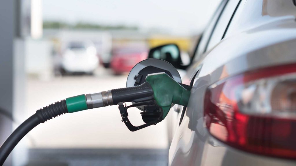 Șoferii cu mașini pe benzină și motorină primesc o nouă veste bună. Ce se întâmplă în curând la pompă