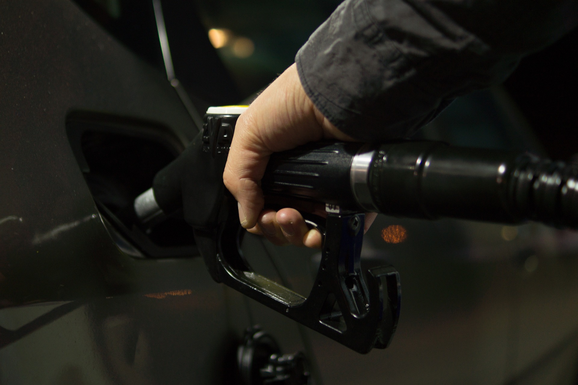 Veste buna pentru soferi. Preturile la benzina si motorina ar putea scadea