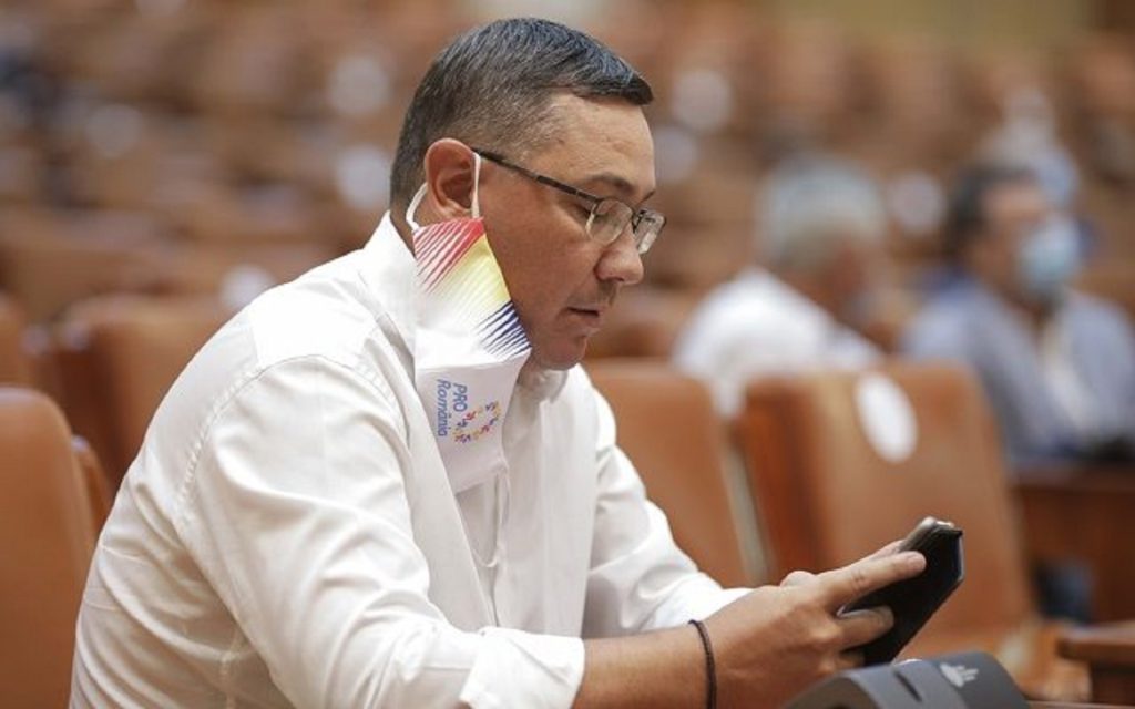 Victor Ponta cere insistent redeschiderea școlilor: ”Închiderea școlilor este o măsură care arată incompetență, neseriozitate și lipsa de viziune”