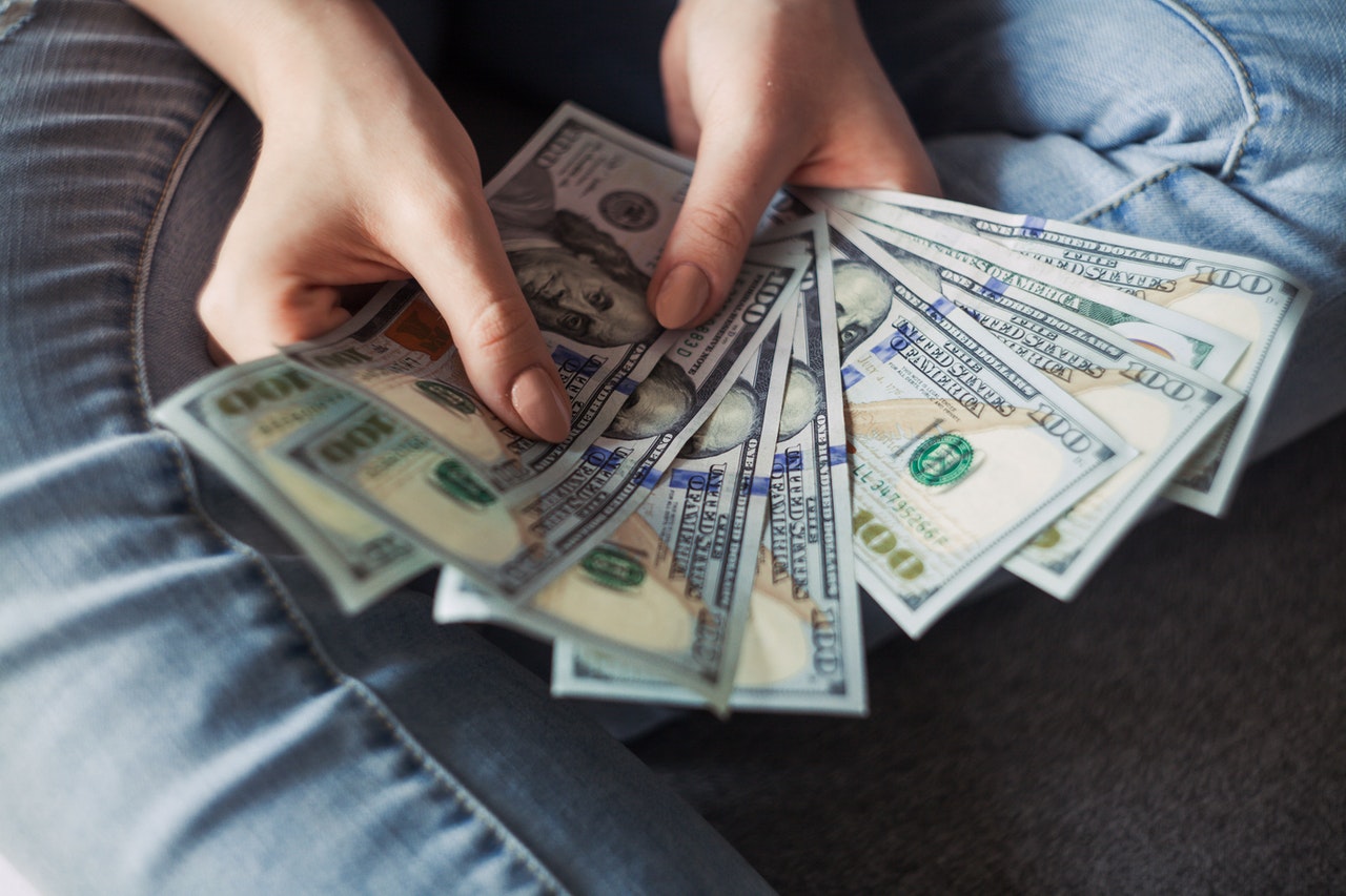 Care e valoarea unui dolar american in cursul valutar BNR de pe 11 noiembrie 2020