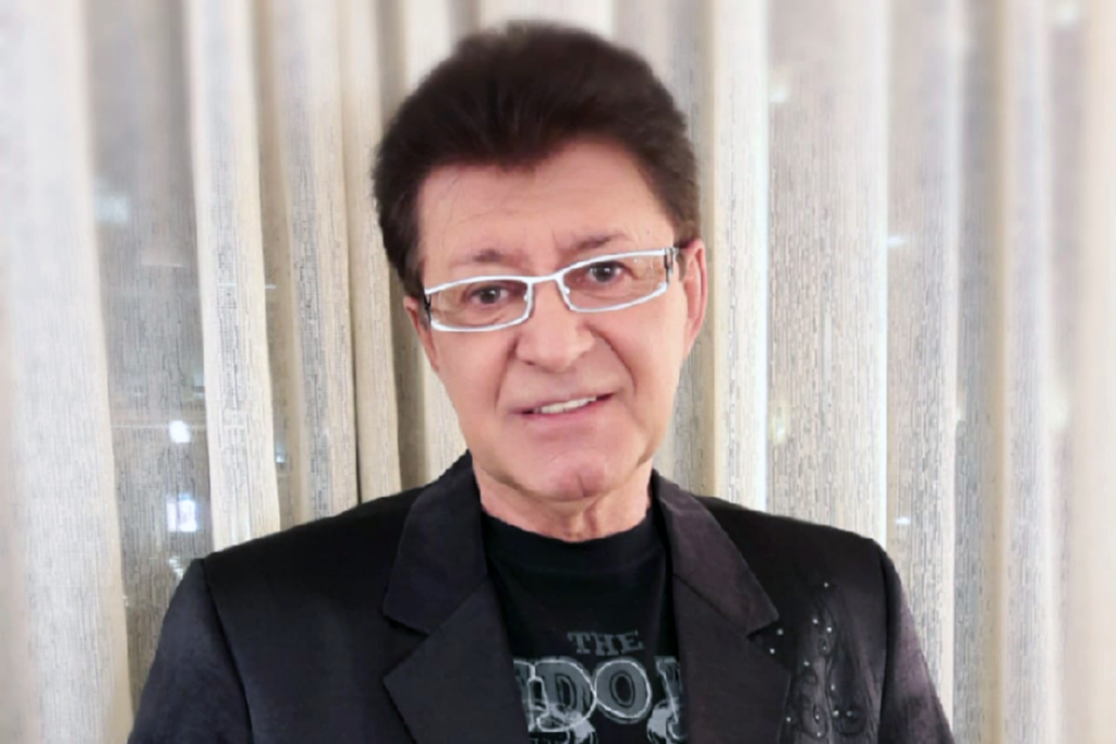 EXCLUSIV. De câte ori a cântat Gabriel Dorobanțu celebrul său hit ”Hai vino iar în gara noastră mică”. E un adevărat record. ”E cartea mea de vizită”
