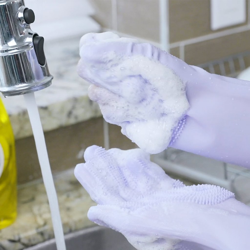 Cum ne protejam mainile atunci cand folosim clor pe anumite suprafete