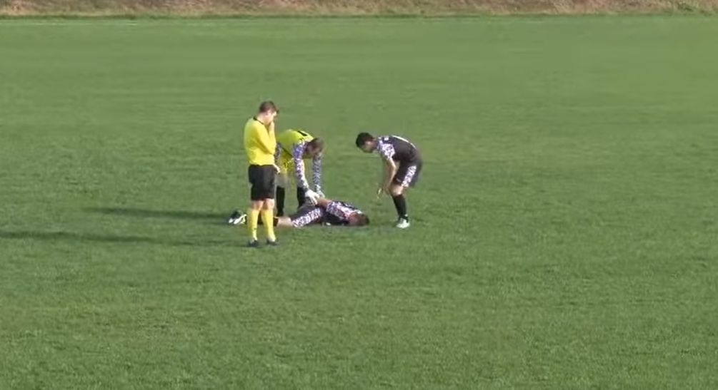 Jucatorul „accidentat” de la oaspeti, dupa cinci secunde