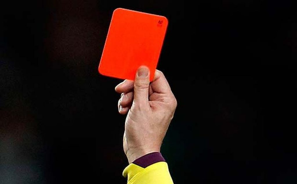 Moment uluitor în Liga 1. Un arbitru și-a ieșit din minți și l-a făcut „pușcărie de fotbalist” pe un fost jucător al naționalei României