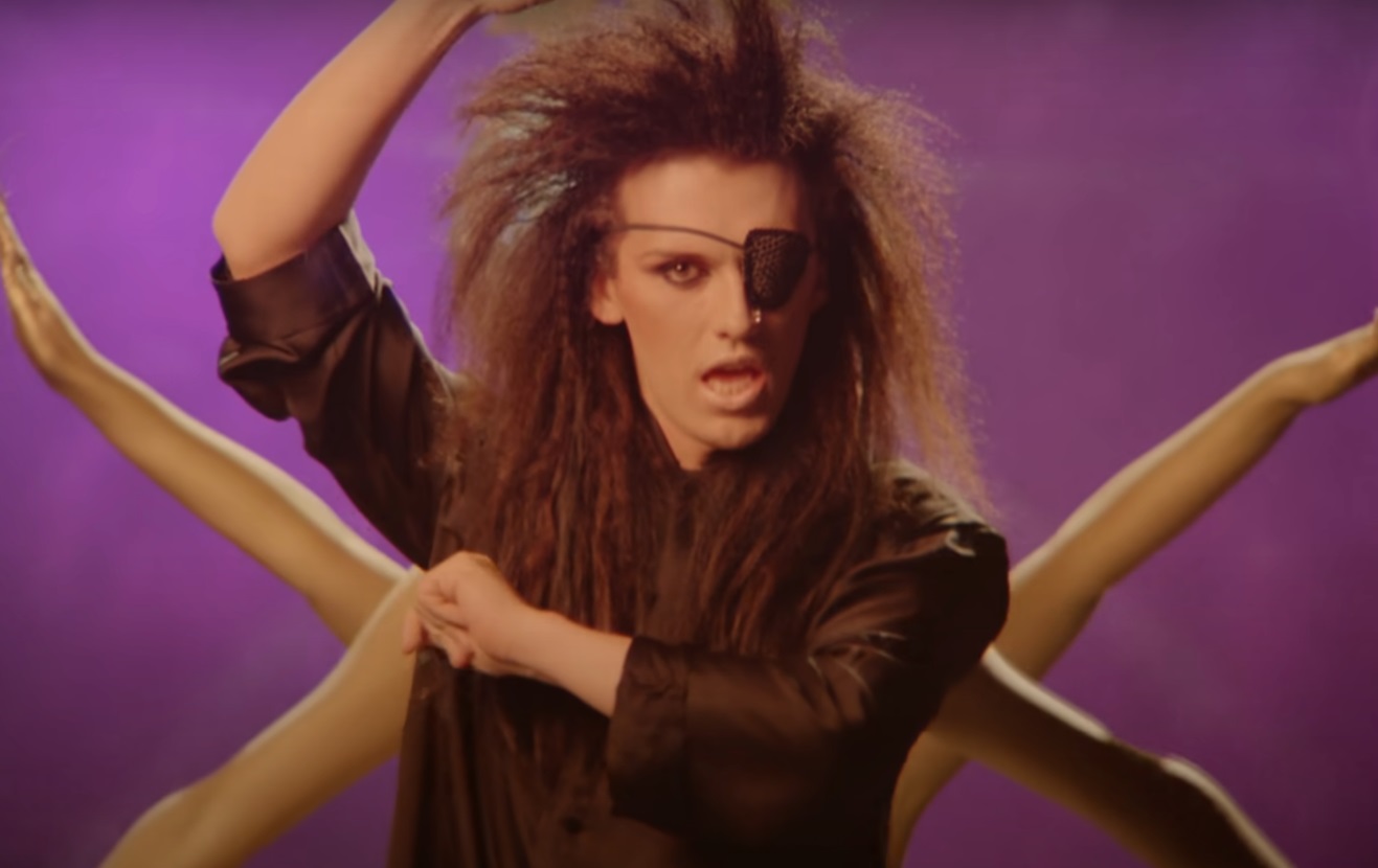 Așa arăta Pete Burns în 1984, înainte de a apela la operațiile estetice