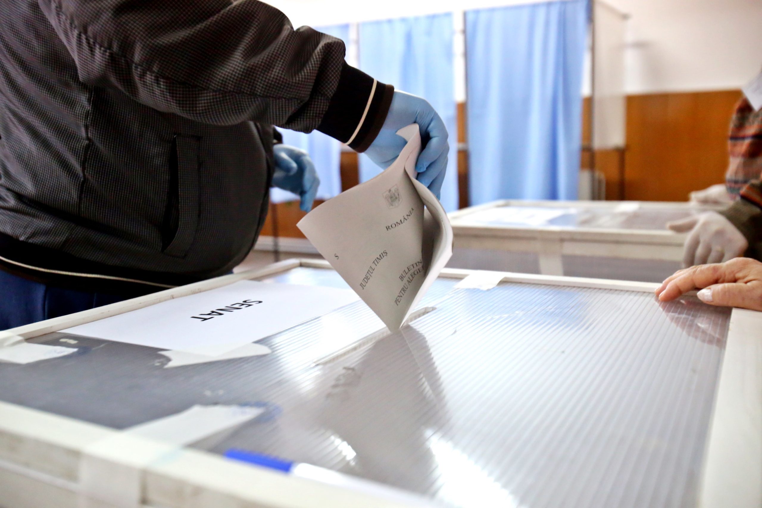 De ce au pierdut PNL si USR-PLUS. Catii tineri au votat la alegerile parlamentare