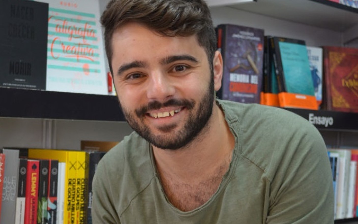 Cine este Mihai Miguel Gane, romanul care a devenit cel mai citit poet din Spania. Daca ramaneam in tara, nu vindeam nicio carte