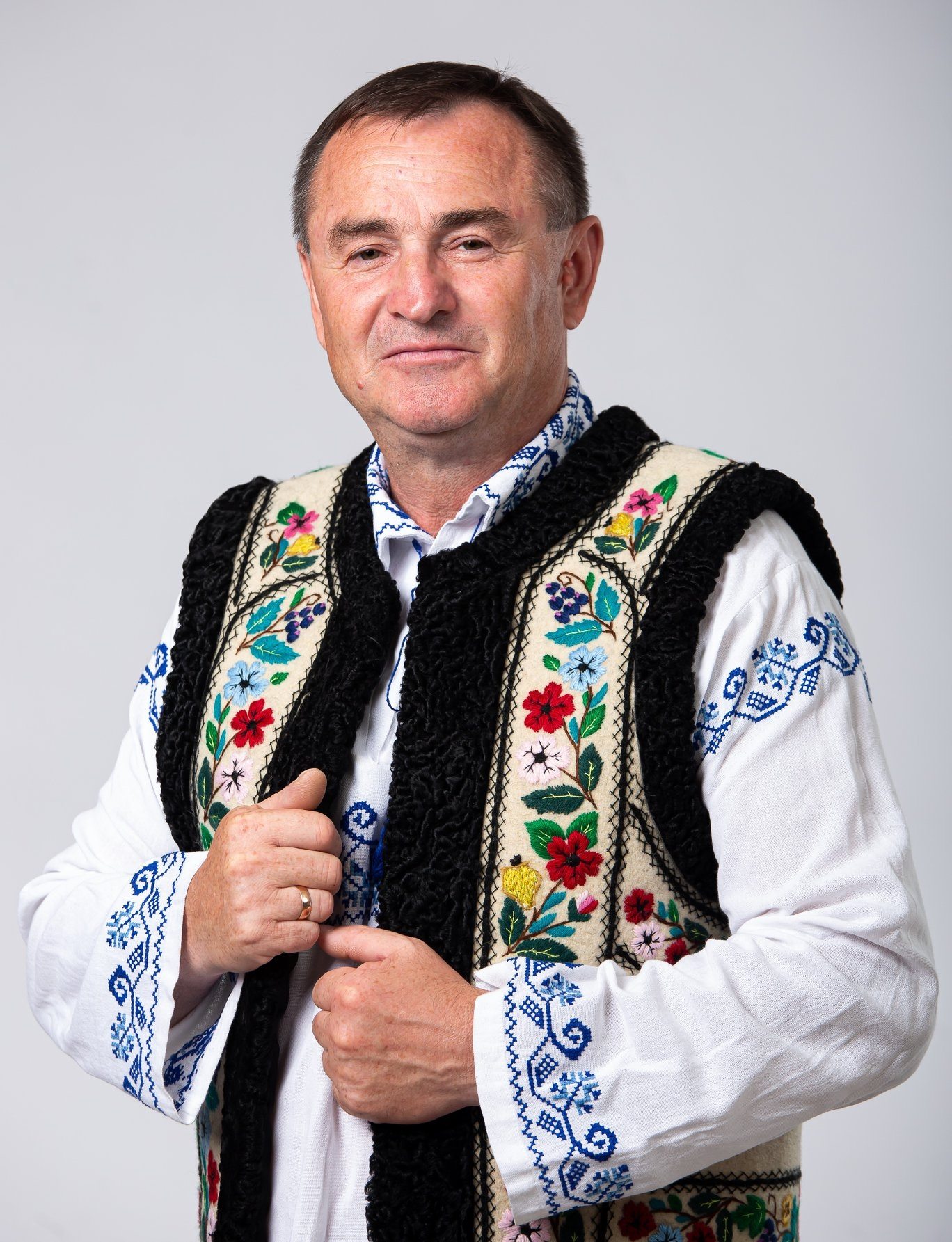 Cum si-a marit salariul un primar din Iasi cu ajutorul a peste 4.000 de basarabeni