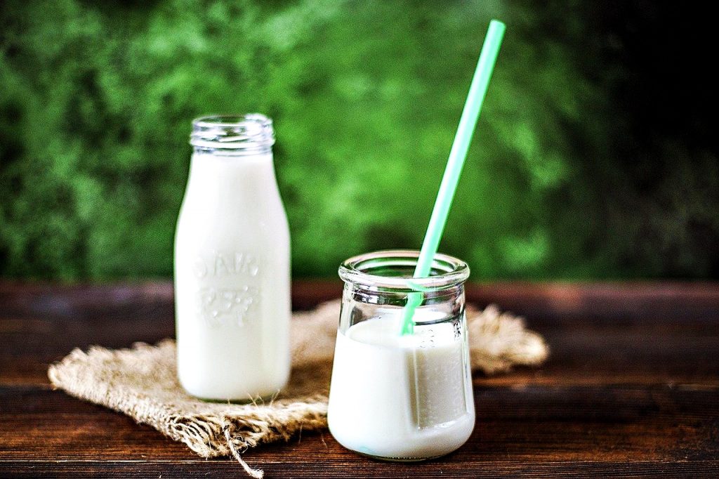 Dieta cu iaurt – păreri pro și contra. Cât poți slăbi dacă o ții cum trebuie