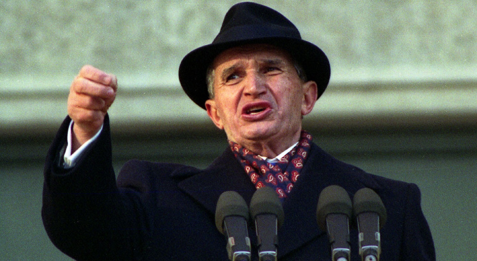 Nicolae Ceausescu si-a iesit din minti! A amenintat intreaga populatie