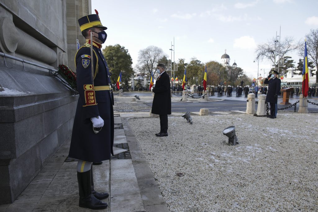 Parada de 1 Decembrie s-a lăsat cu incidente majore. Ce s-a întâmplat cu persoanele care au vrut să forțeze filtrul jandarmilor din Piața Charles de Gaulle