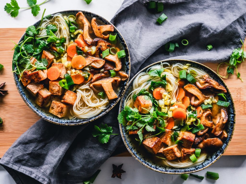 Salată orientală cu ciuperci. Rețeta perfectă pentru post