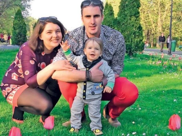 Ernest se simte perfect alături de familia sa