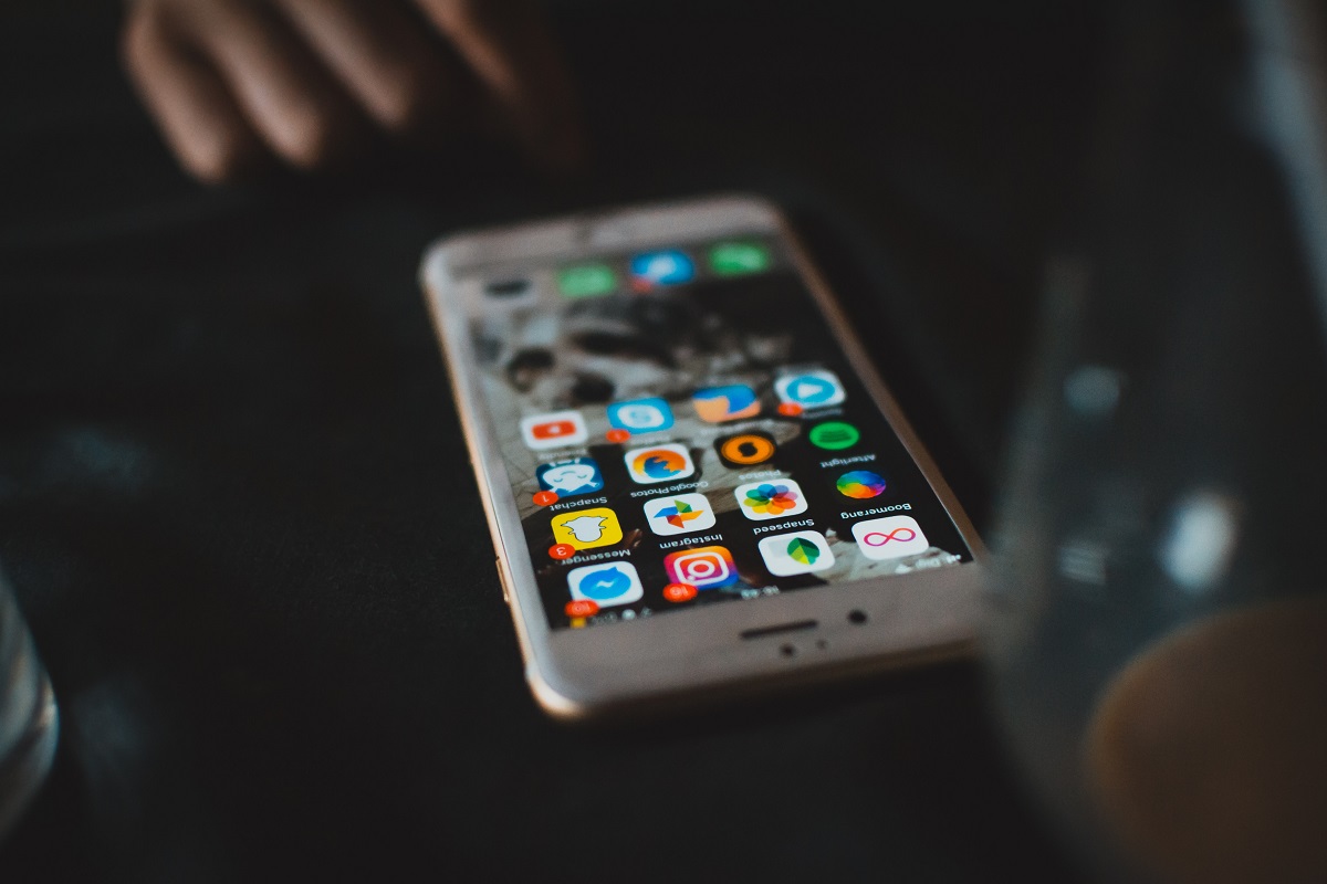Avertisment pentru toti posesorii de telefoane mobile. Aplicatiile periculoase pentru tine