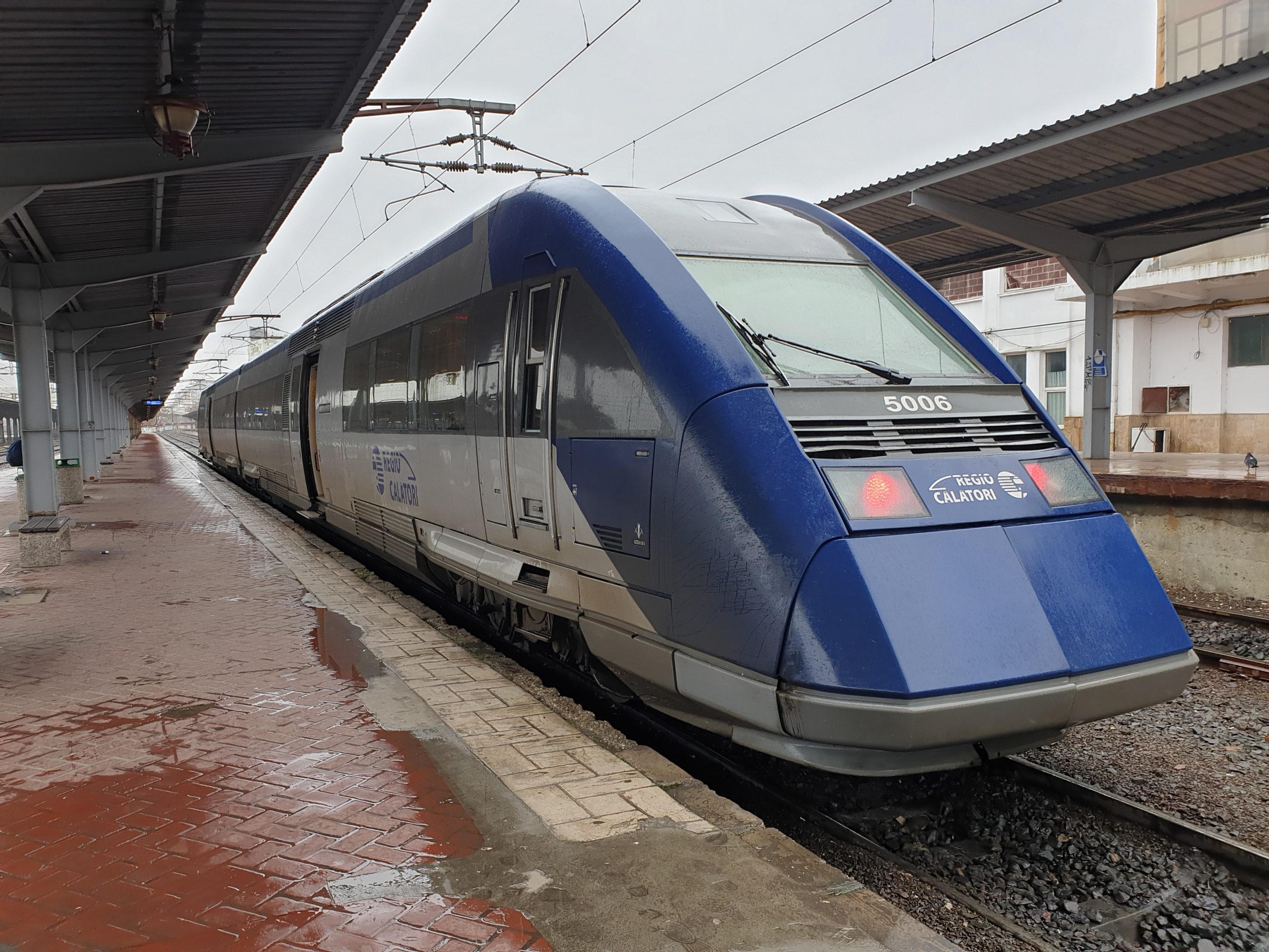 Trenul Regio Calatori care merge la Aeroportul Otopeni