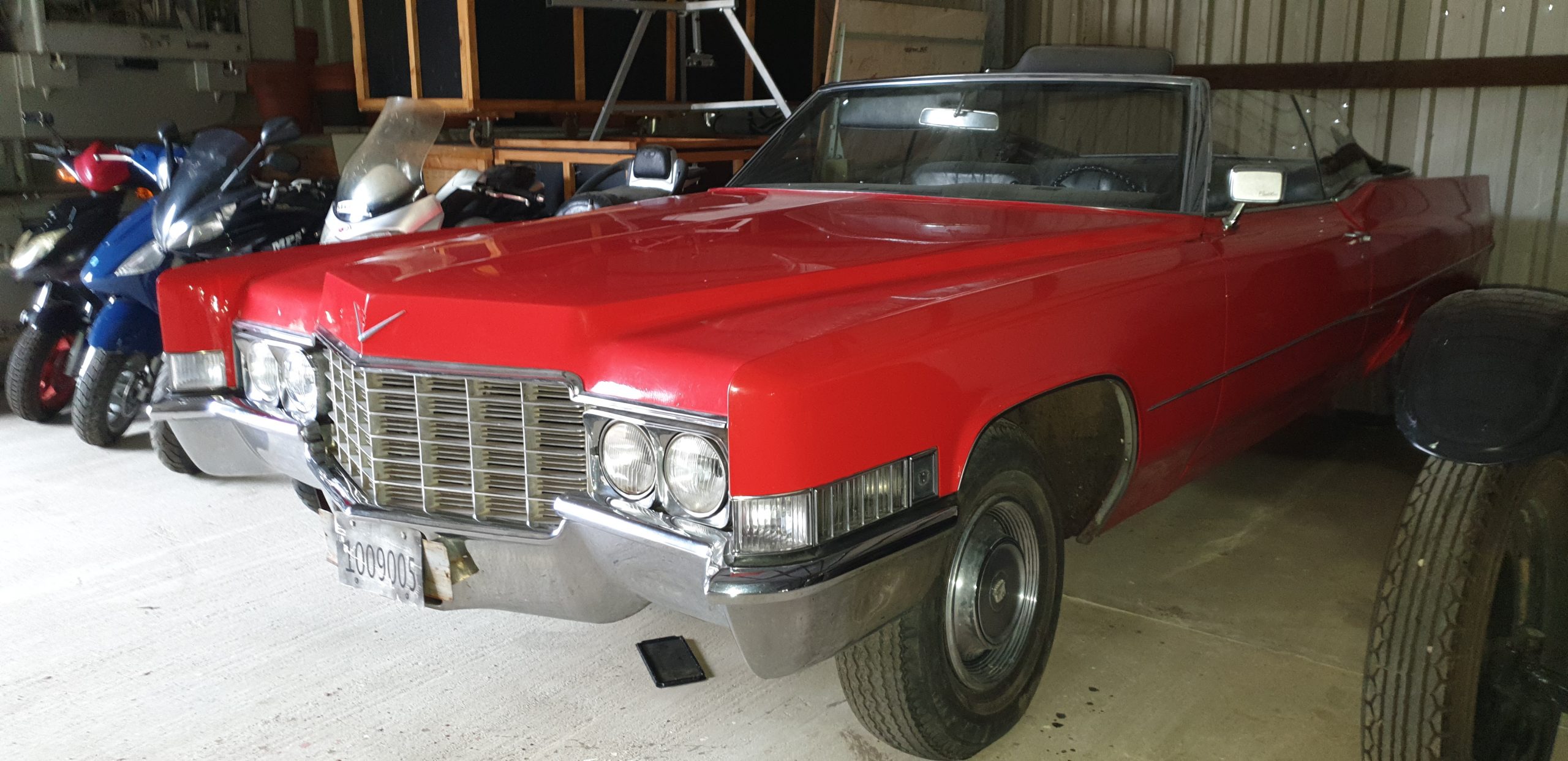 Cadillac De Ville Cabrio - masina din filmul ”Nea Mărin miliardar”