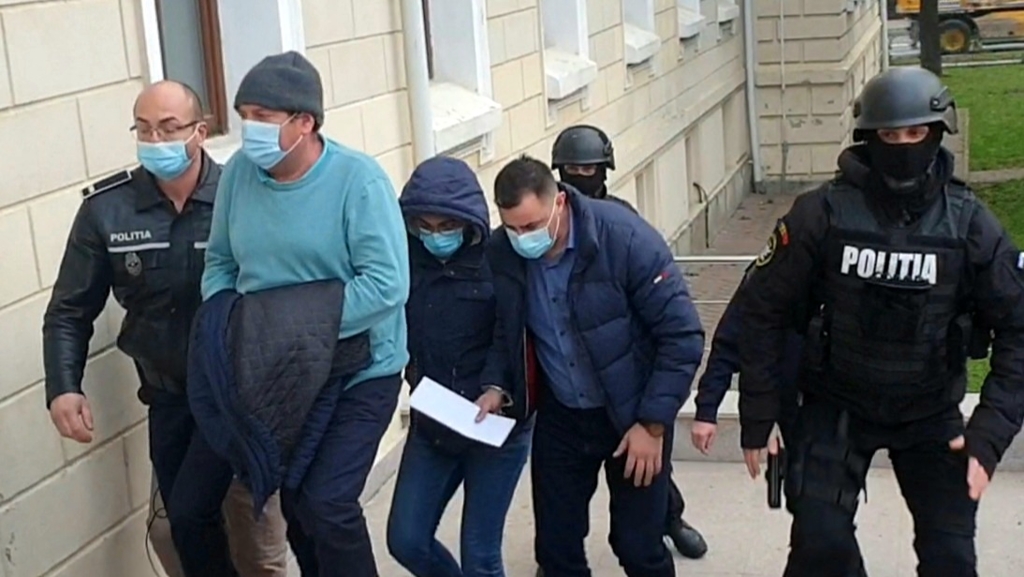 Suceava: Angajații de la Permise și Înmatriculări, arestați în dosarul șpăgilor, vor rămâne după gratii