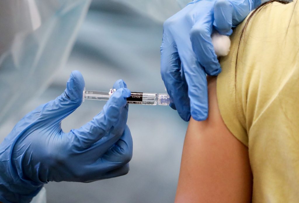 Aproximativ 50% dintre profesori nu doresc vaccinarea împotriva Covid-19