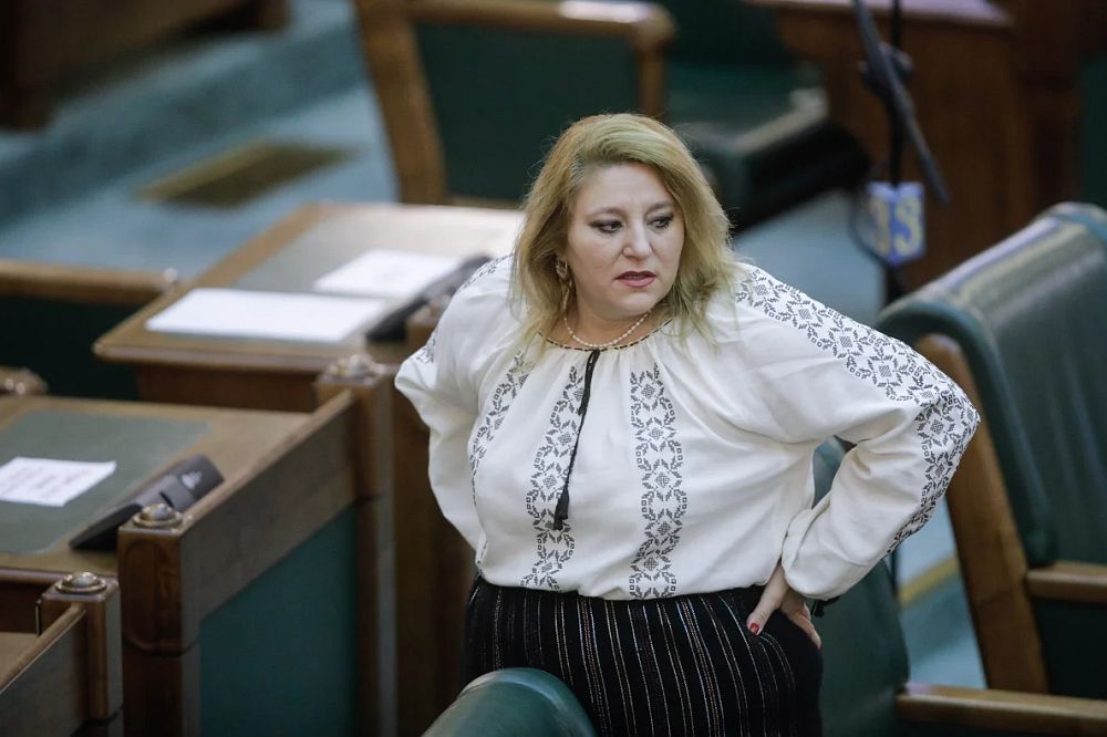Diana Șoșoacă, dialog halucinant cu Alexandru Rafila: „Sunt mai inteligentă decât alţii”. Replica medicului a devenit virală