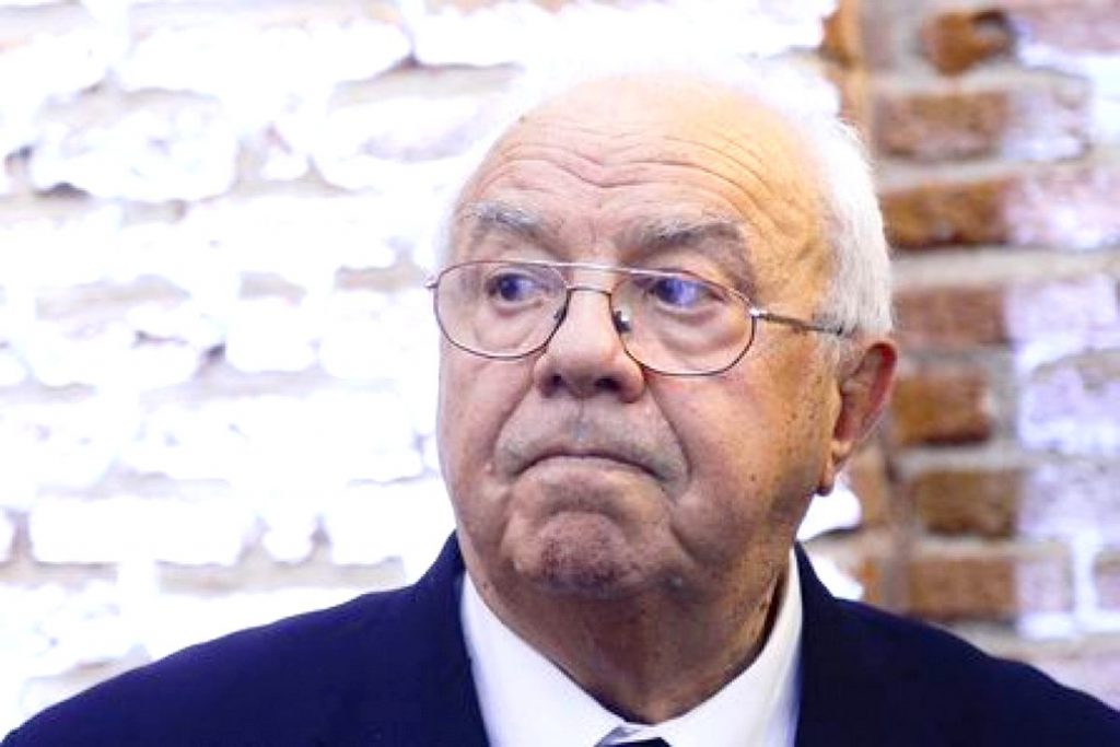 EXCLUSIV. Alexandru Arșinel reacționează după ce a auzit că echipa lui Mugur Mihăescu a luat 50.000 de euro la Revelionul TVR. Câți bani încasa el pentru un astfel de show
