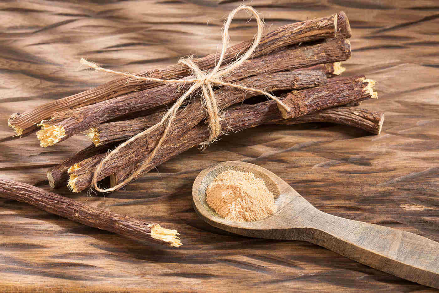 Lemnul dulce reduce durerile de stomac