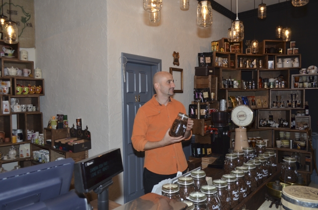 Mihai Morar si Calin Goia si-au salvat cafenelele