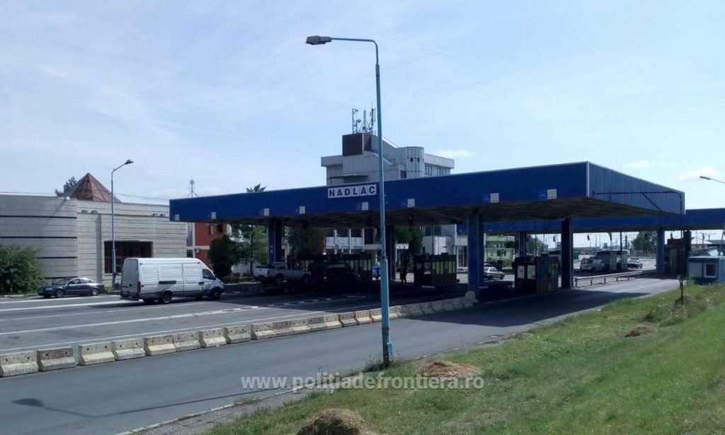 Cozi enorme de autoturisme la vama Nădlac. Polițiștii de Frontieră nu mai fac față situației
