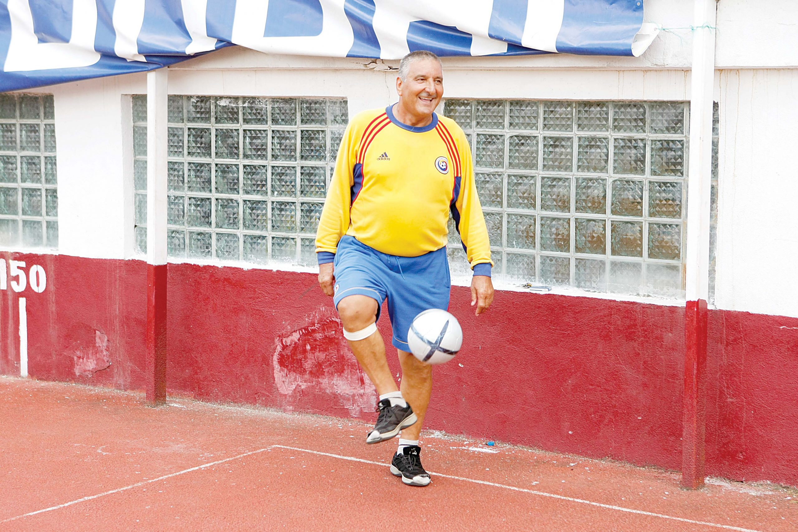 Soţia lui Rică Răducanu se afla la Matei Balş în momentul izbucnirii incendiului. Sunt supărat, singur