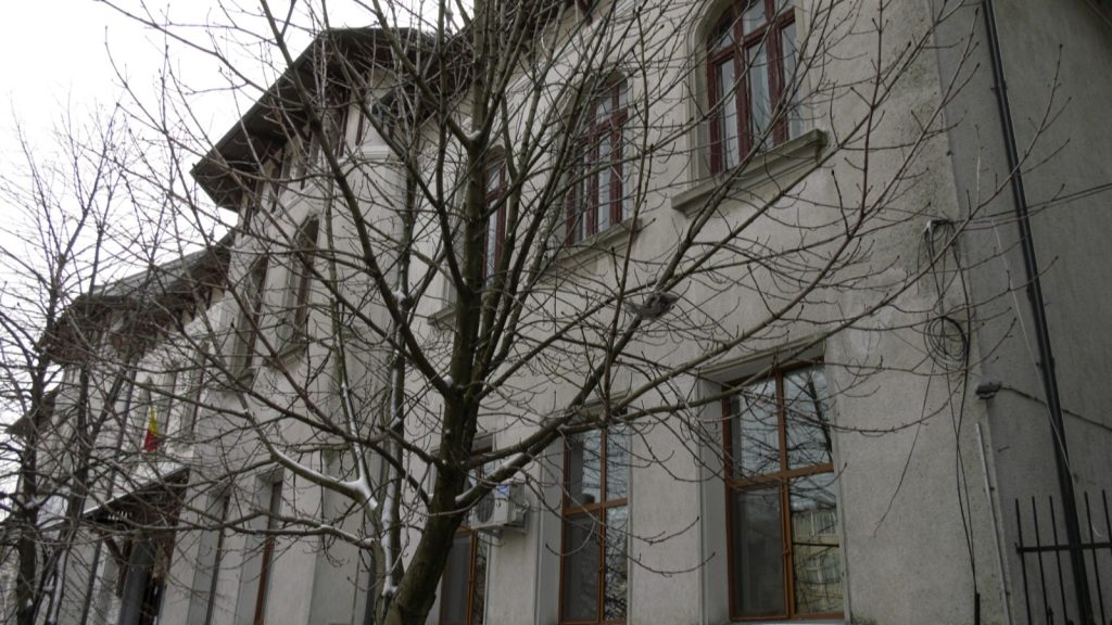 Constanța: Sute de elevi, într-un pericol constant. Învață în clădiri vechi de peste un secol care la un cutremur mai puternic riscă să se prăbușească