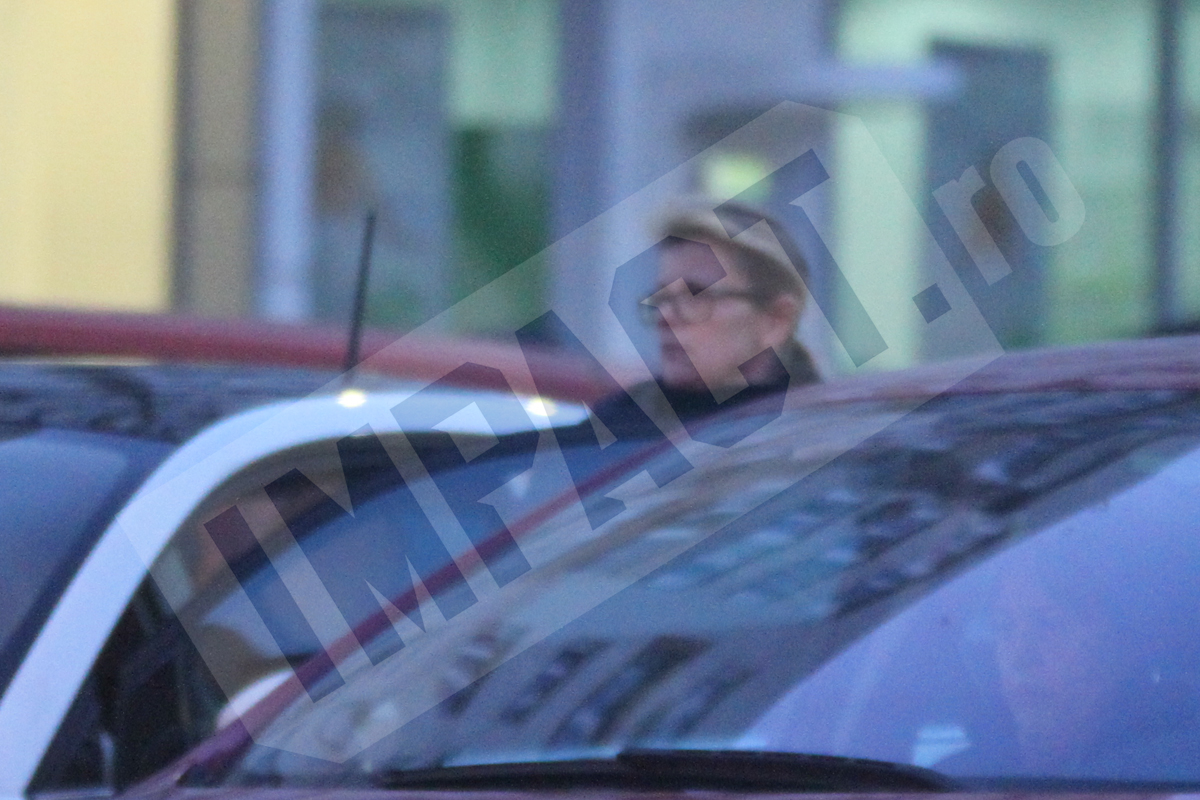 EXCLUSIV. Marea artista din Romania care refuza sa poarte masca de protectie pe strada. Imaginile care spun tot