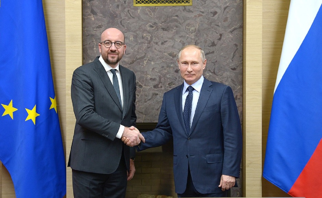 Vladimir Putin a fost somat sa il elibereze pe disidentul Aleksei Navalnii