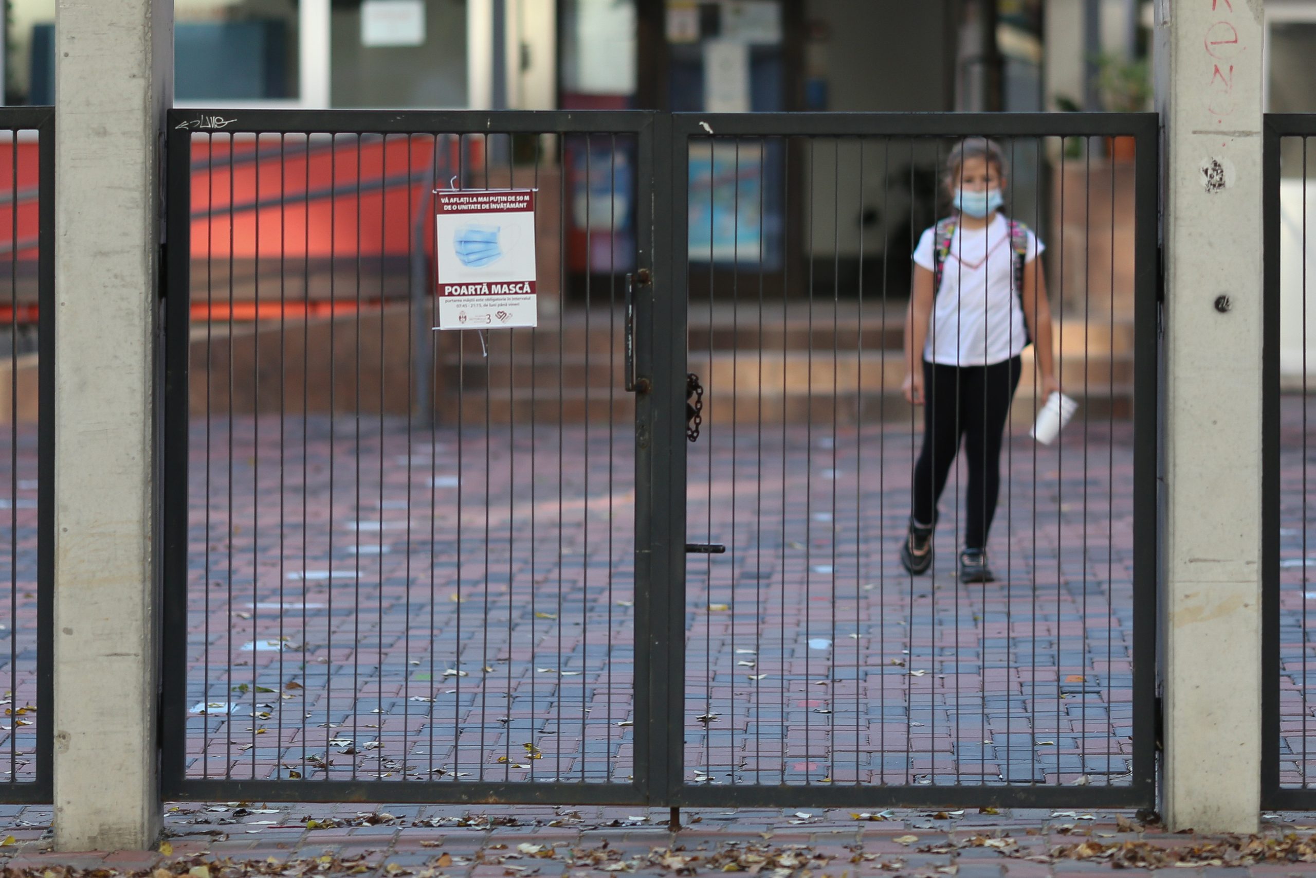 Aproape 65.000 de elevi, din întreaga țară, ar putea rămâne cu mediile neîncheiate. Inquam Photos / Sabin Cirstoveanu