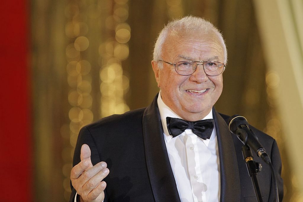 Alexandru Arșinel mai pune mâna pe 100.000 de euro. Cine e obligat să-i dea banii