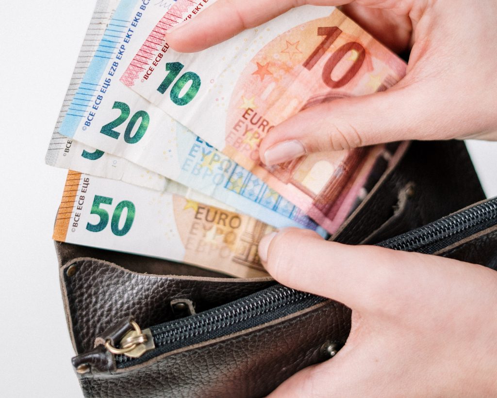 Amenzi de 5000 de euro pentru această greșeală! Mulți nu știu asta