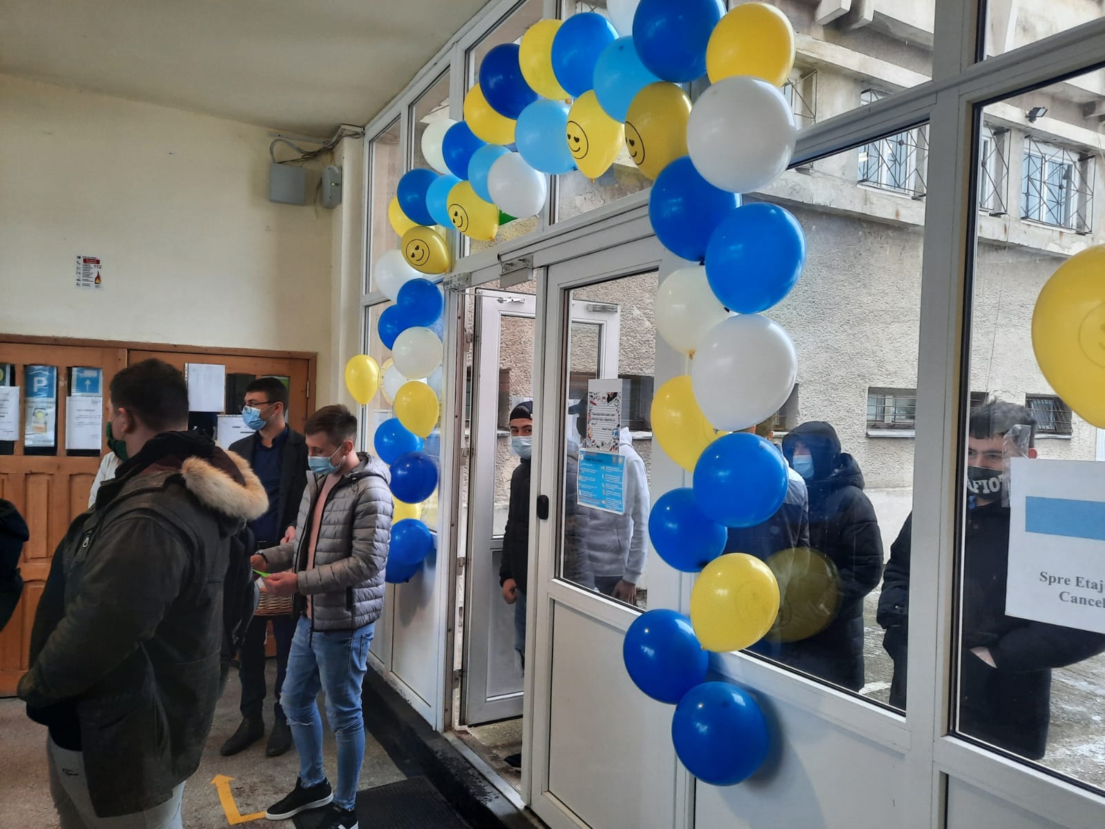 Cadru festiv la revenirea in scoli