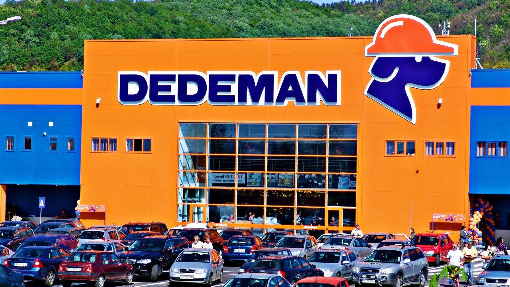 Câte magazine Dedeman sunt în România. Ce face concurența Hornbach și Brico Depot