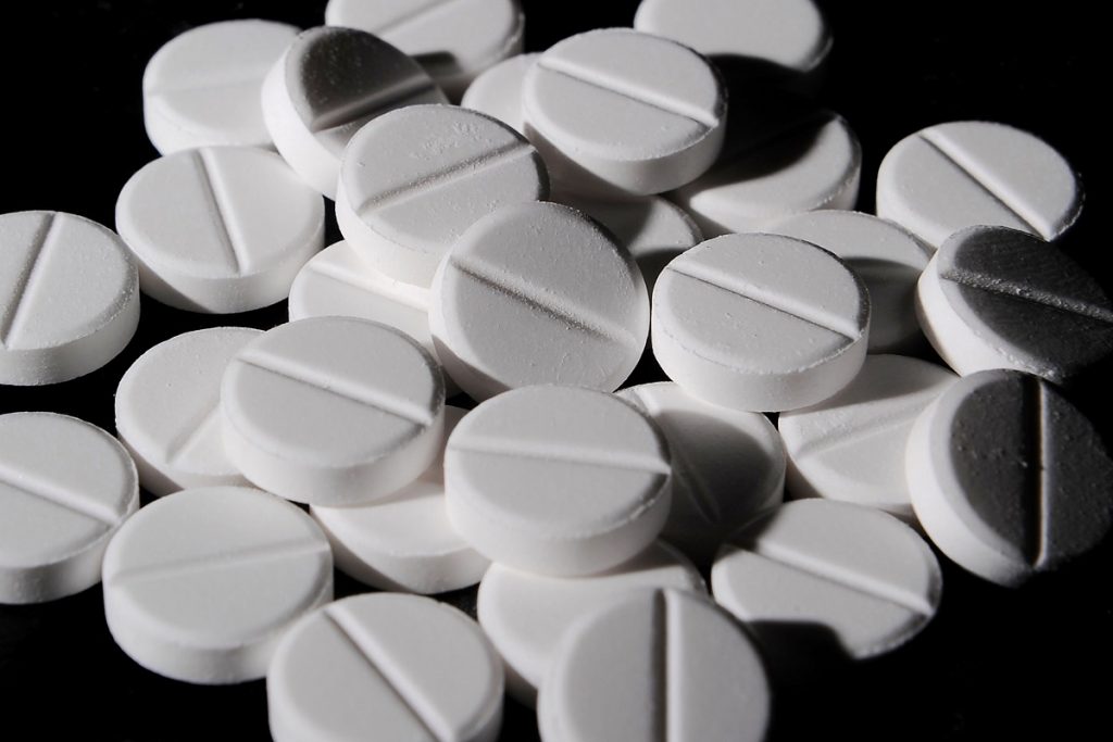 Câte pastile de Paracetamol avem voie, de fapt, să luăm pe zi. Medicii trag un semnal de alarmă