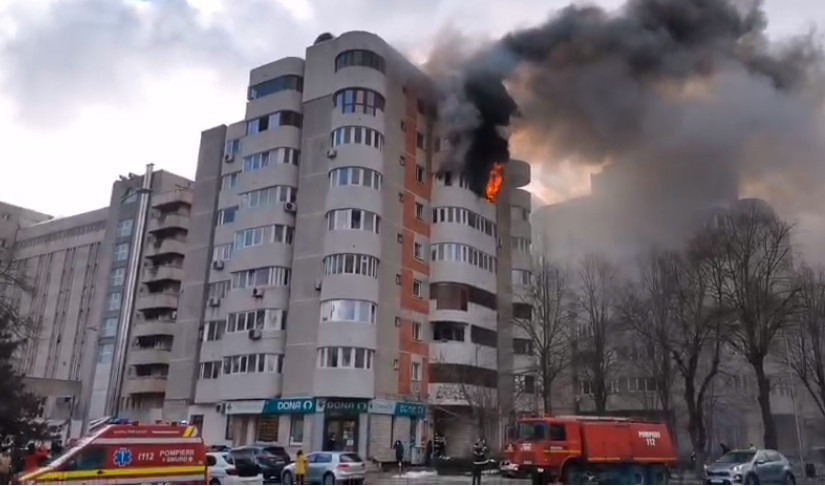 Cazul femeii de la Constanța care s-a aruncat în gol de la etajul șase din cauza unui incendiu a creat consternație atât printre oficiali cât și pentru cetățeni