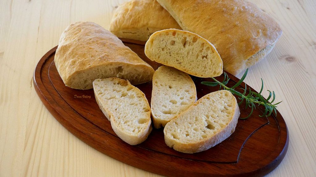 Ce se întâmplă în organismul tău dacă mănânci multă pâine. E mai grav decât te aşteptai