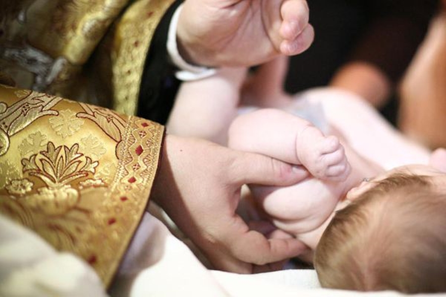 Reactia BOR dupa ce preotul cercetat pentru moartea bebelusului din Suceava a fost declarat nevinovat