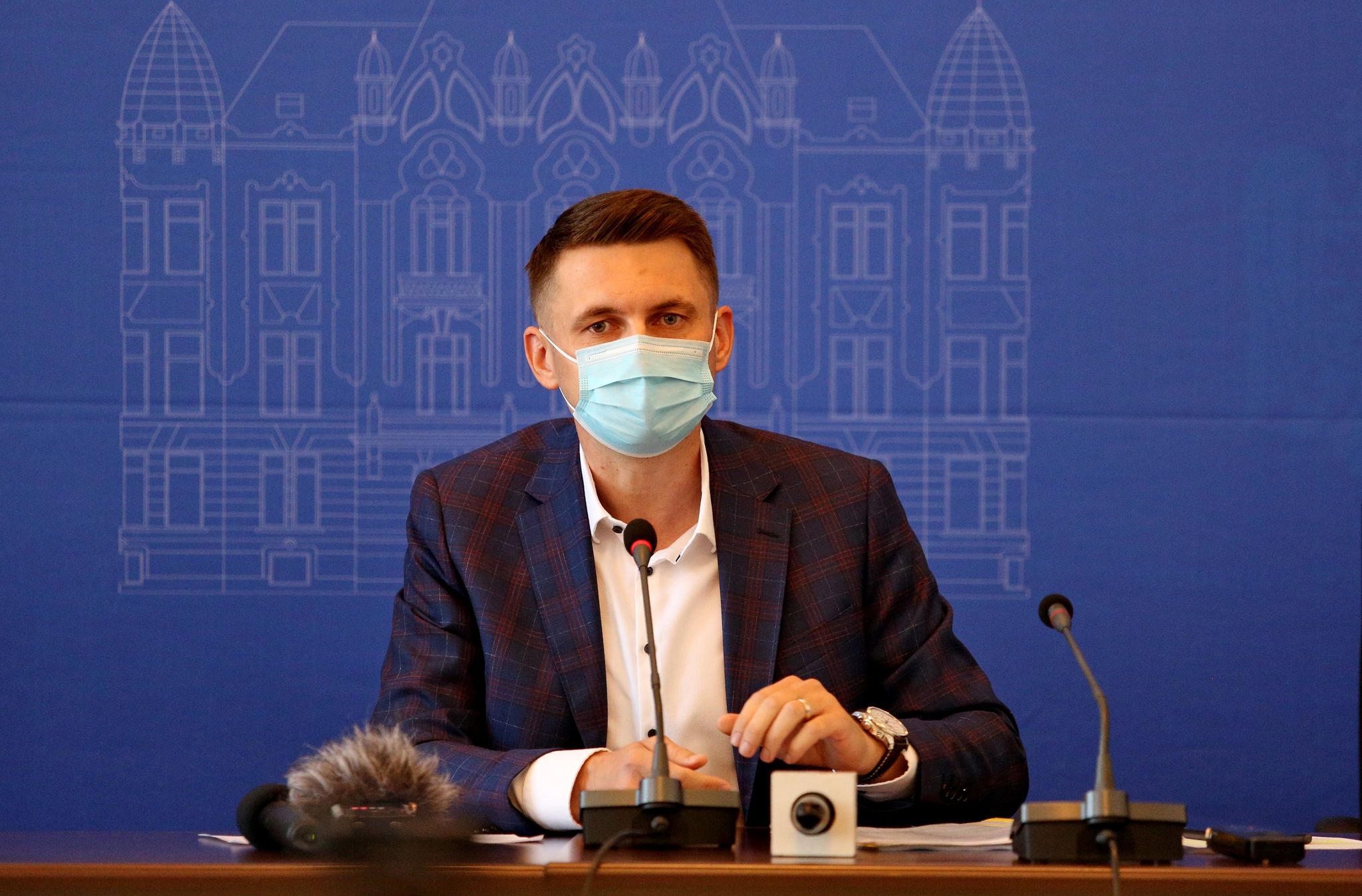 Cine este Mircea Abrudean