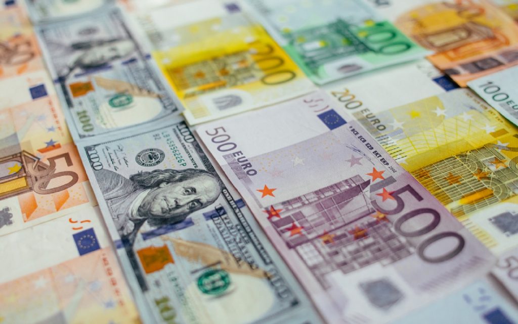Curs BNR joi, 18 februarie. Ce se întâmplă cu euro şi dolarul