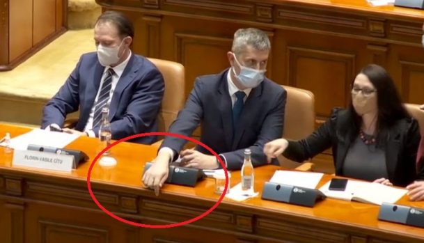 Dan Barna i-a indicat angajatului unde au căzut ochelarii