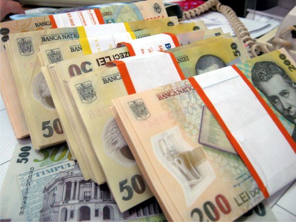 Datele arată că numai anul trecut, cele nouă formațiuni politice au primit aproximativ 37 de milioane de euro