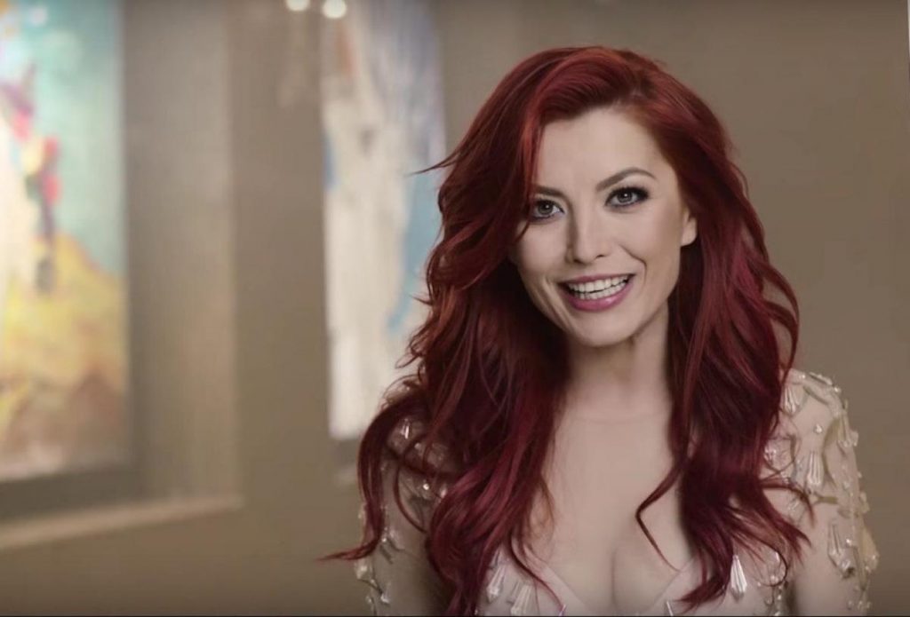 Din ce face bani acum Elena Gheorghe. Artista a lăsat deoparte muzica