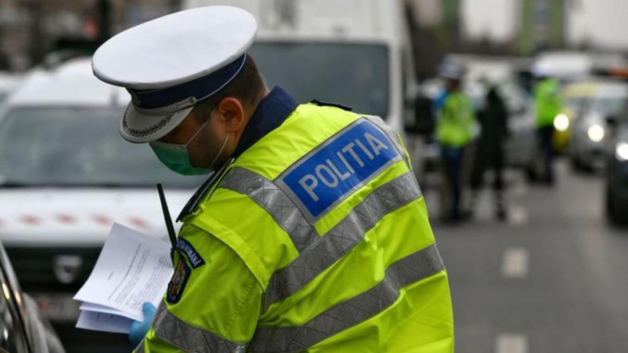Este posibil ca cei doi polițiști pensionați să fi acordat sute de amenzi false