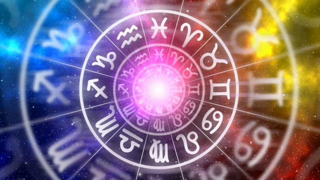 Horoscop vineri, 5 februarie 2021. Zodia care va câştiga mai mulţi bani decât de obicei
