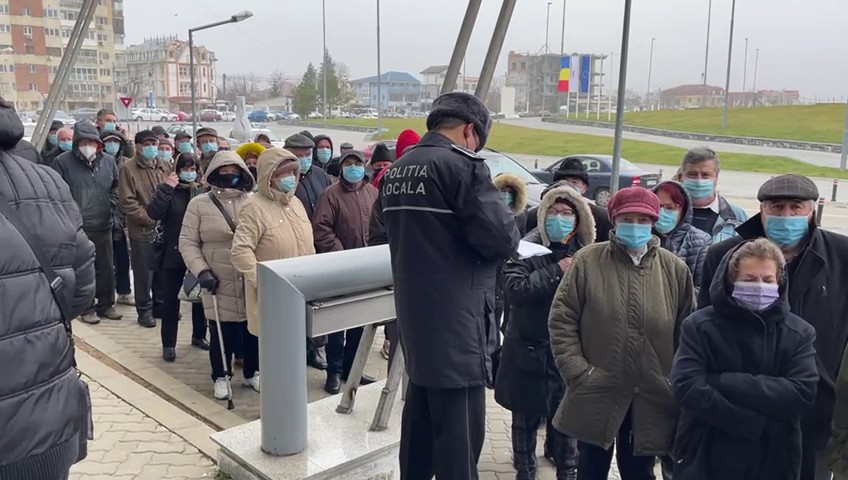 Imbulzeala la centrul de vaccinare din Craiova
