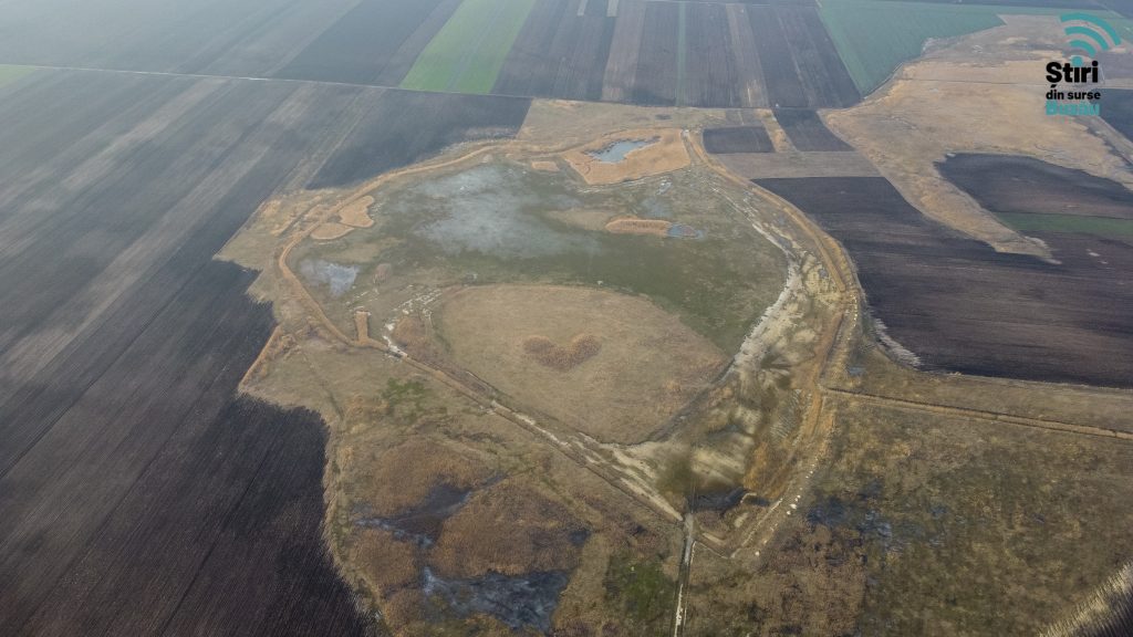 Buzău: „Lacul cu Butuci”, o nouă minune a naturii. Localnicii trag speranța că o să devină curând o stațiune
