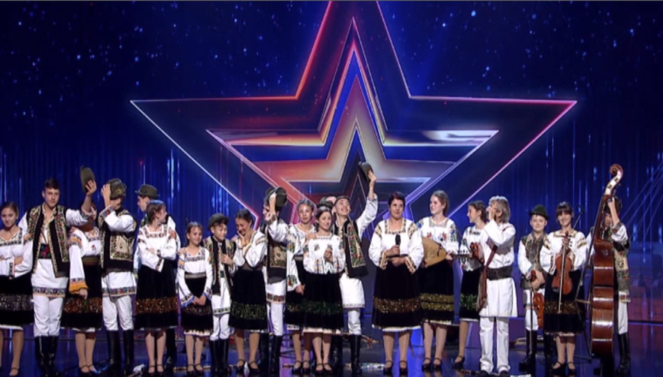 Grupul Dor, din zona Bucovinei, a fascinat juriul show-ului de talente